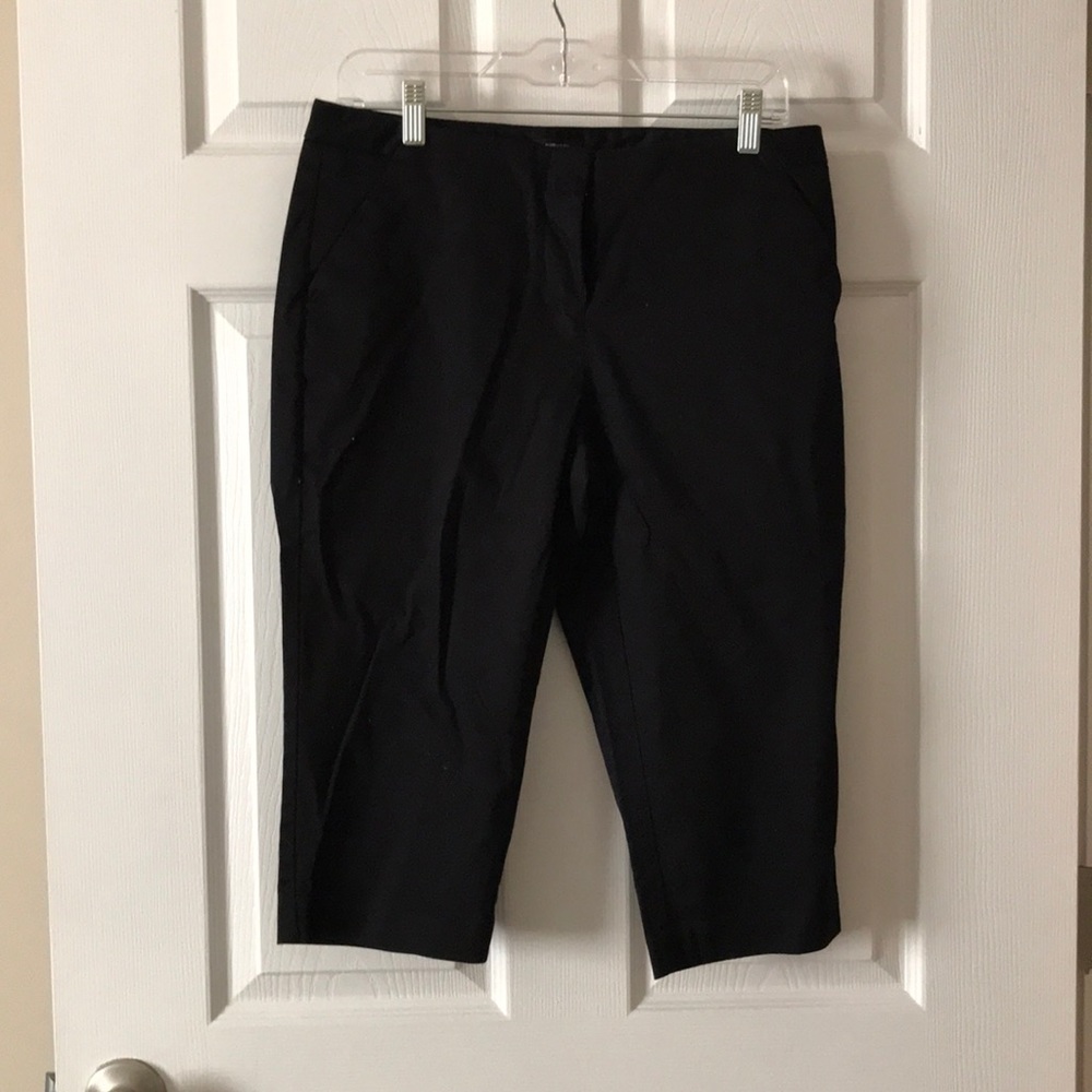Women’s black cropped dress pants